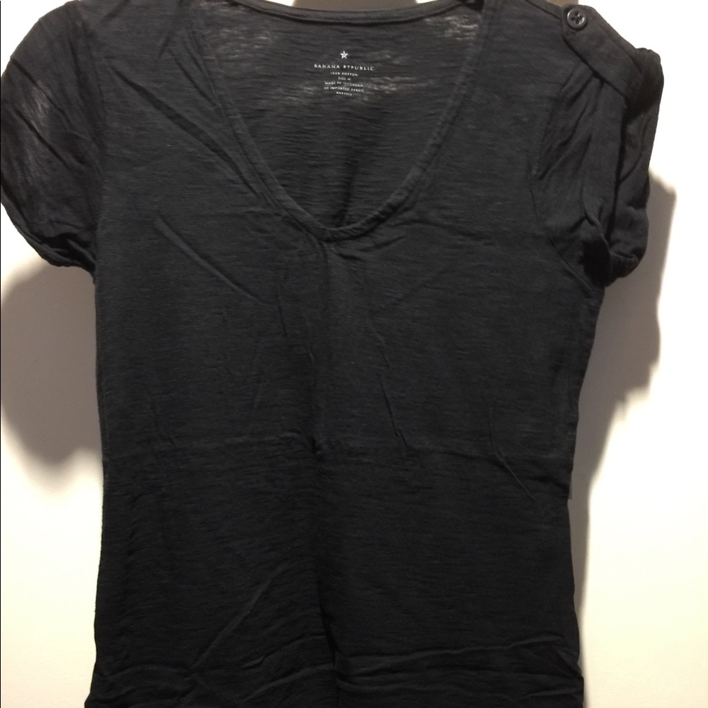 BANANA REPUBLIC V-NECK